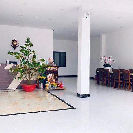 Ht Hotel Xuyên Mộc Exteriör bild