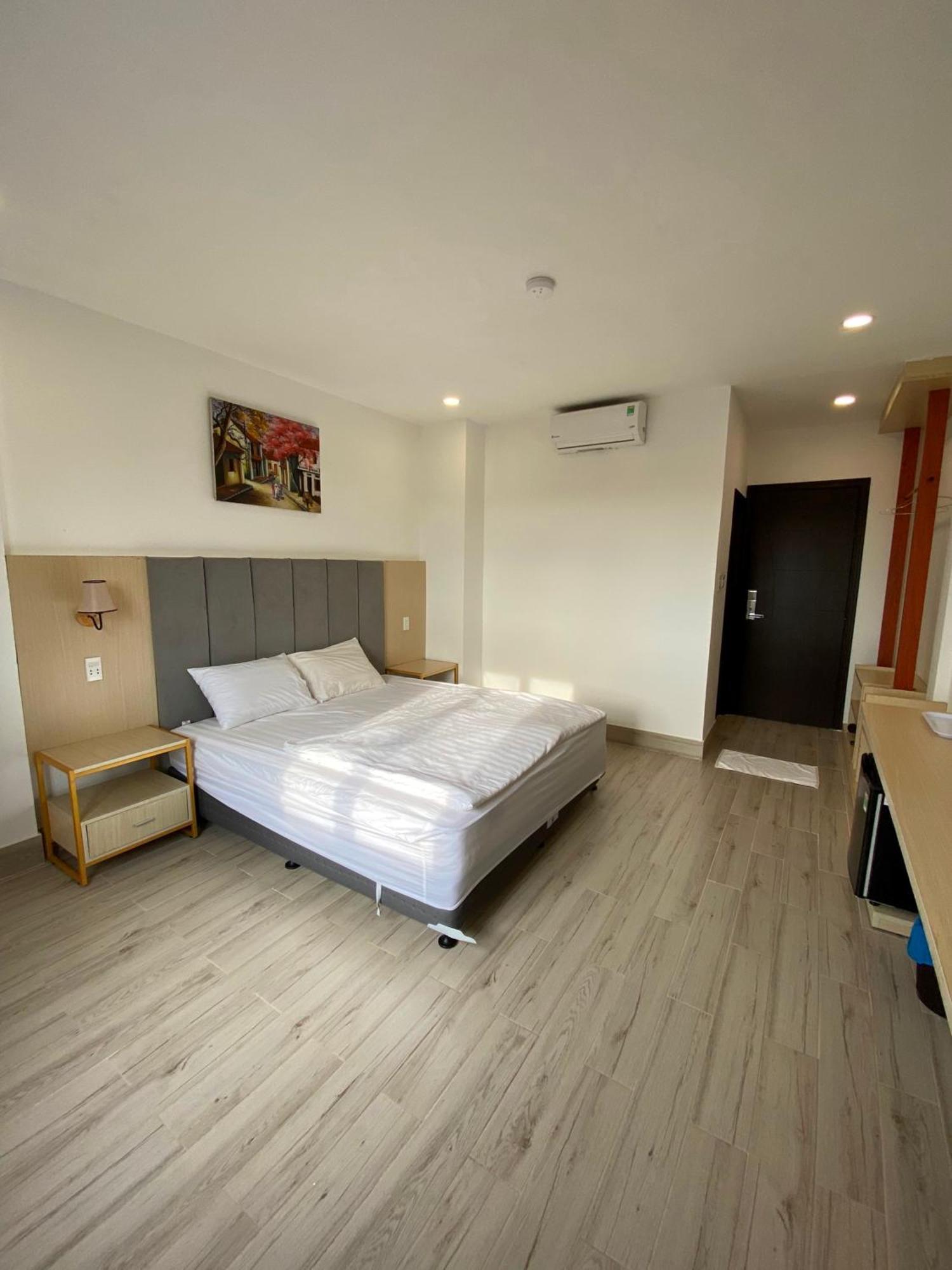 Ht Hotel Xuyên Mộc Exteriör bild