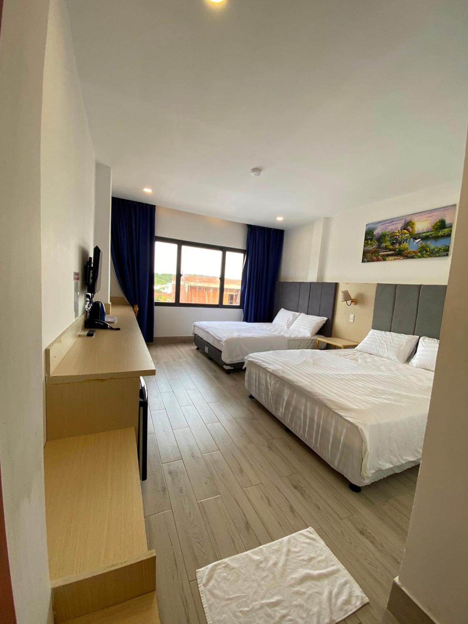 Ht Hotel Xuyên Mộc Exteriör bild